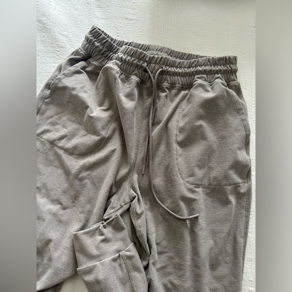Beyond yoga jogger